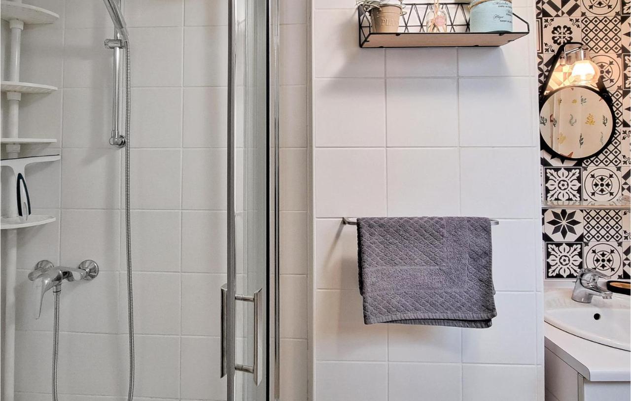 1 Bedroom Lovely Apartment In Grandcamp-Maisy Luaran gambar